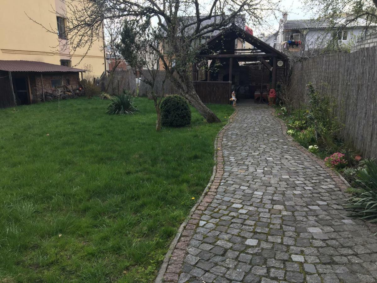Hostel Villa Roma Lviv Exterior foto