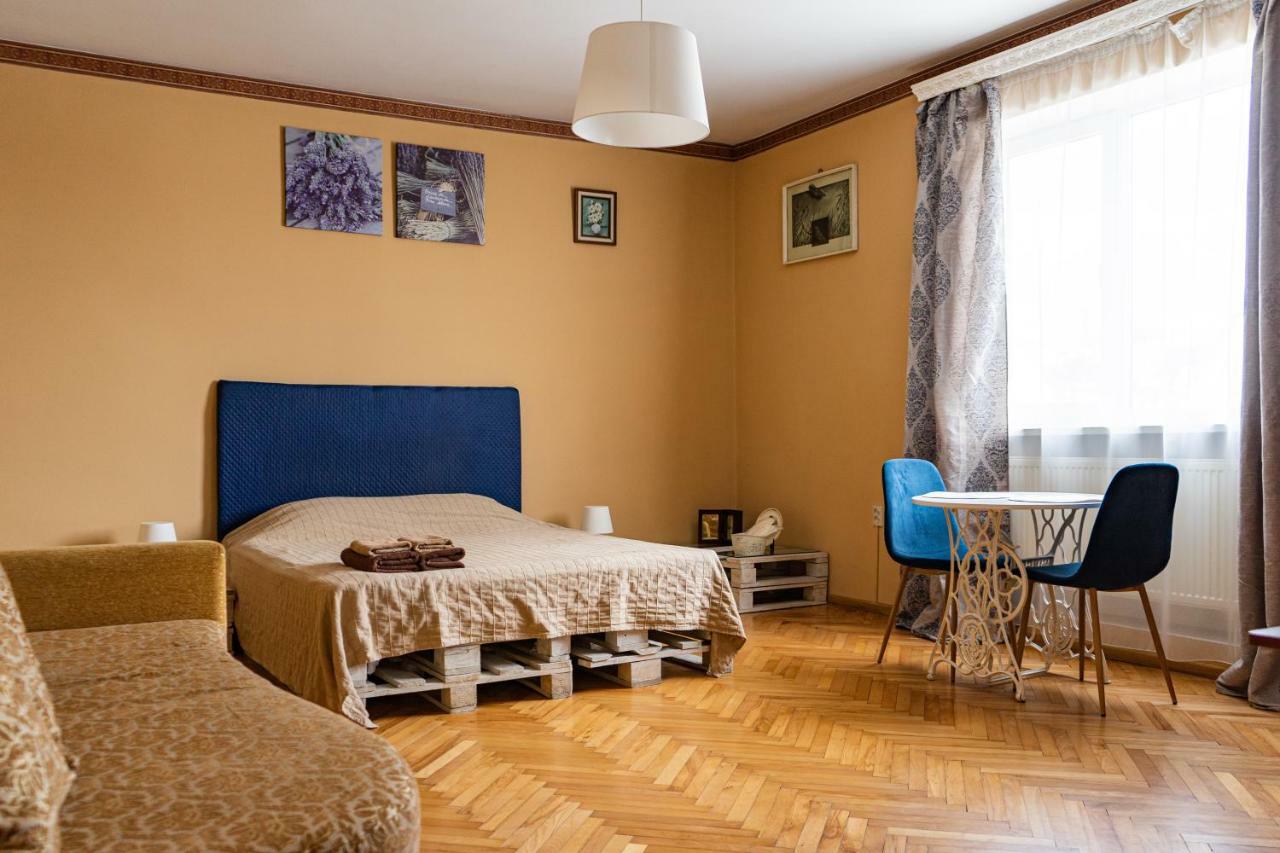 Hostel Villa Roma Lviv Exterior foto