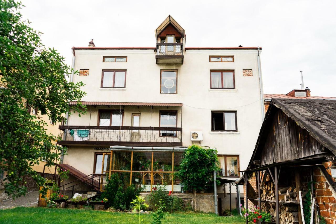 Hostel Villa Roma Lviv Exterior foto